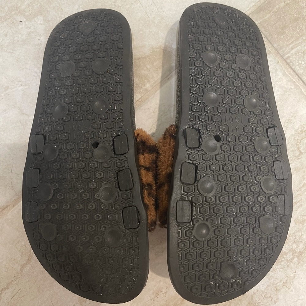 Fuzzy Cheetah/Leopard Print Rubber Slides - image 4